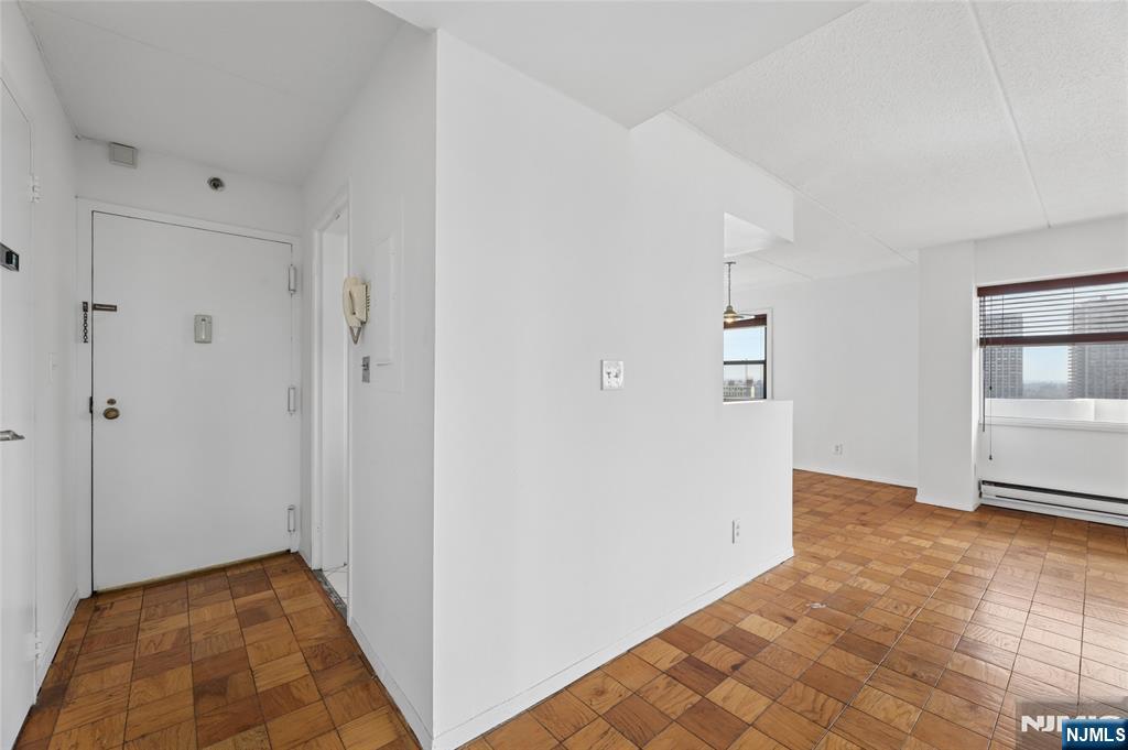 1600 Center Avenue 12F