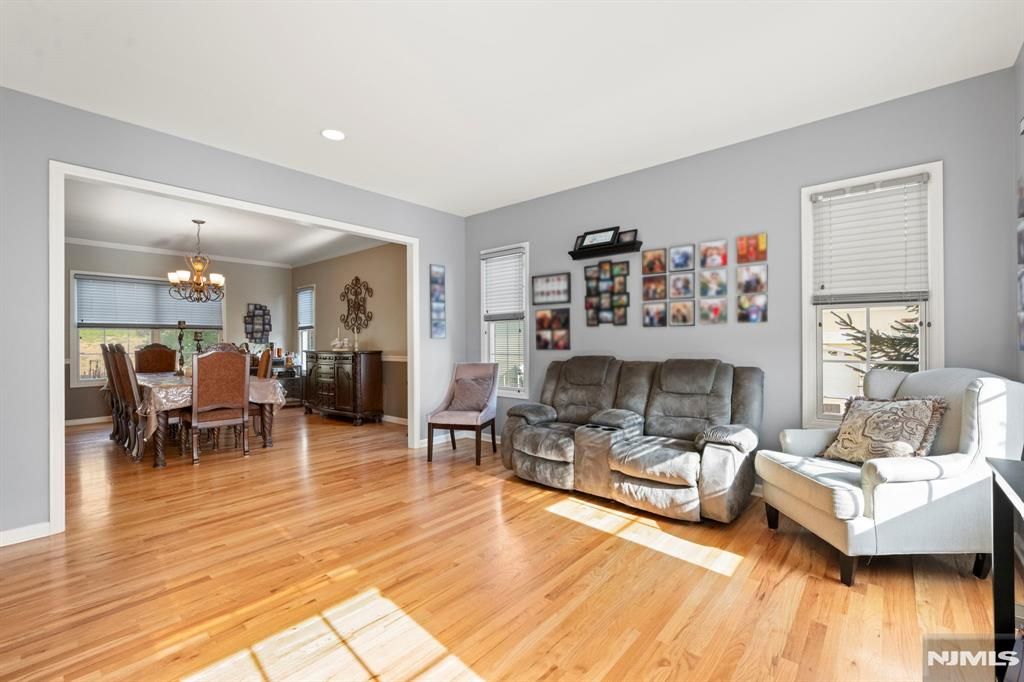 Photo of 107 Hamilton Trail, Totowa, NJ 07512 (MLS # 25037363)