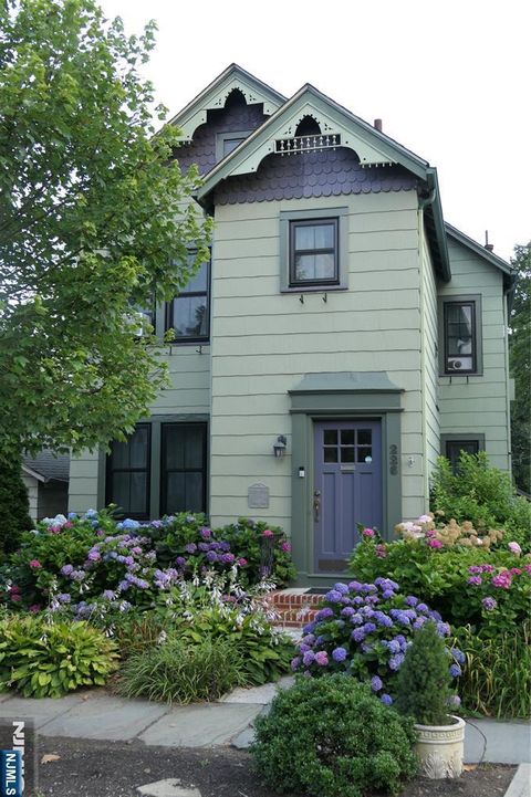 Photo of 226 Baldwin Street, Glen Ridge, NJ 07028 (MLS # 25036514)