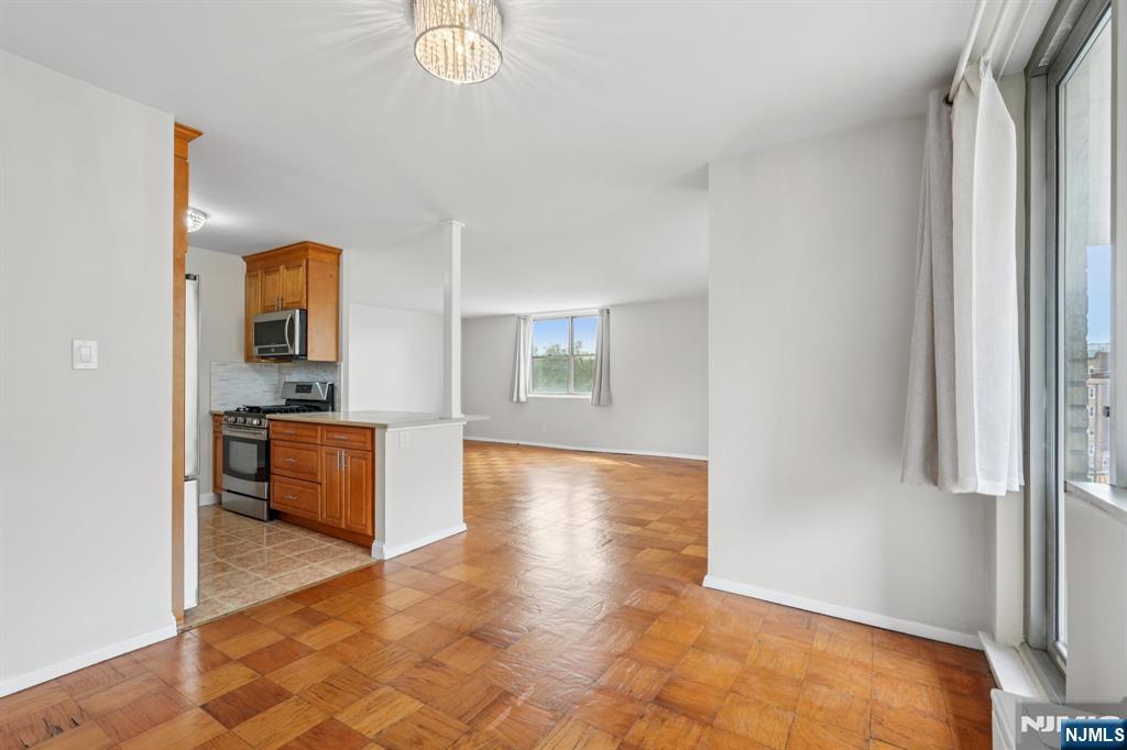 6040 Boulevard East H-3