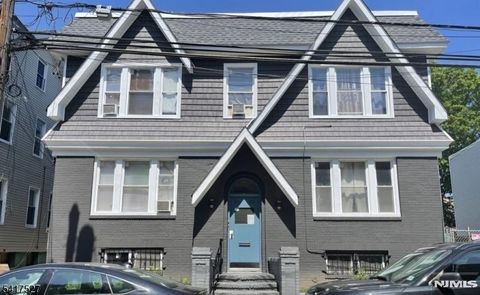 Photo of 83 Aldine St #2R, Newark, NJ 07112 (MLS # 26009135)