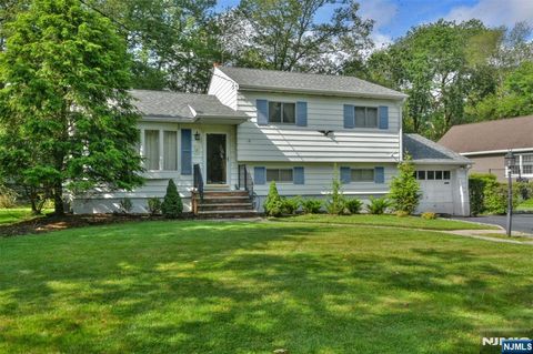 29 Lotus Lane Waldwick NJ 07463