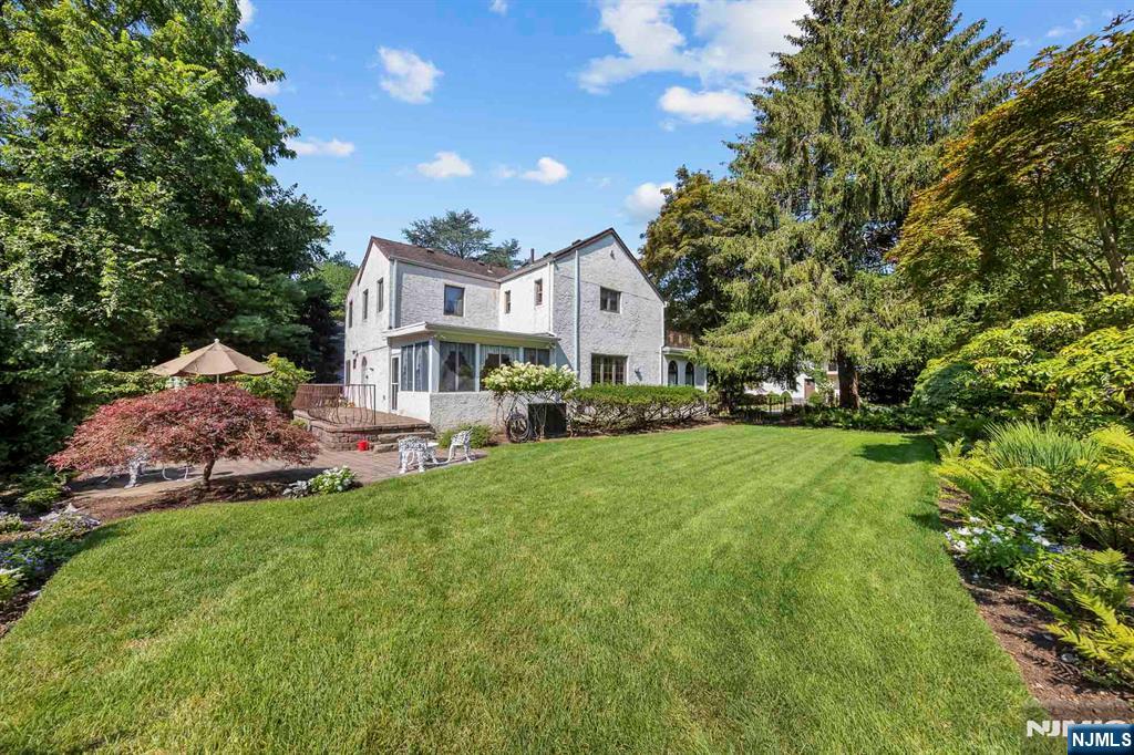 6 Isabella Way