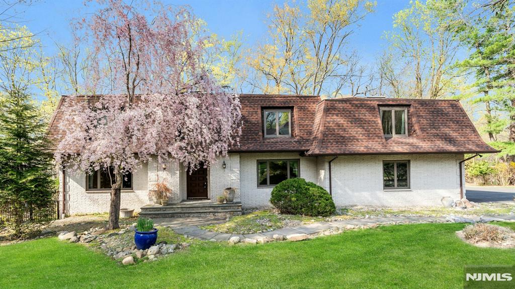 Property for Sale at 41 Gristmill Lane, Upper Saddle River, New Jersey - Bedrooms: 5 
Bathrooms: 6 
Rooms: 9  - $1,325,000