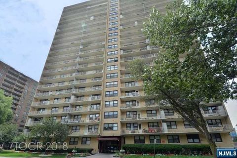 285 Aycrigg Avenue Unit 22C, Passaic, NJ 07055 - MLS#: 24037443