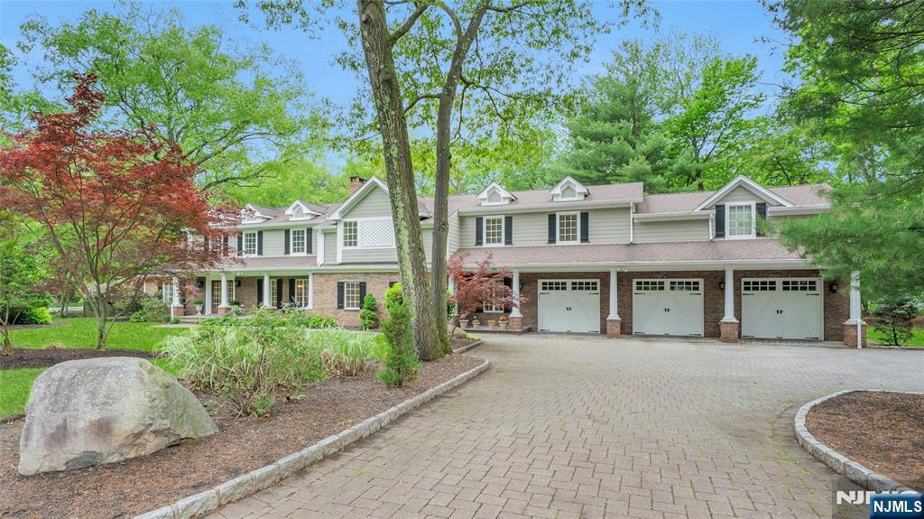 876 Meadow Lane