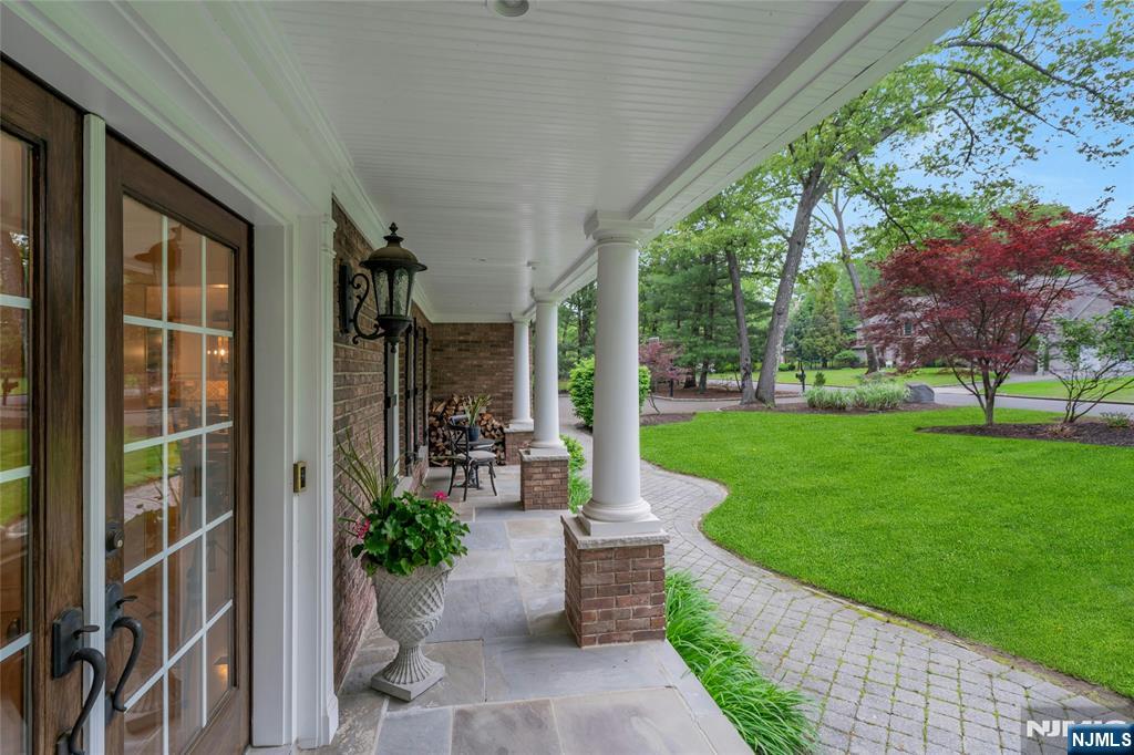 876 Meadow Lane