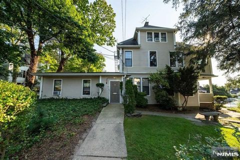 Photo of 62 Chestnut Street #4A, Englewood, NJ 07631 (MLS # 25017061)