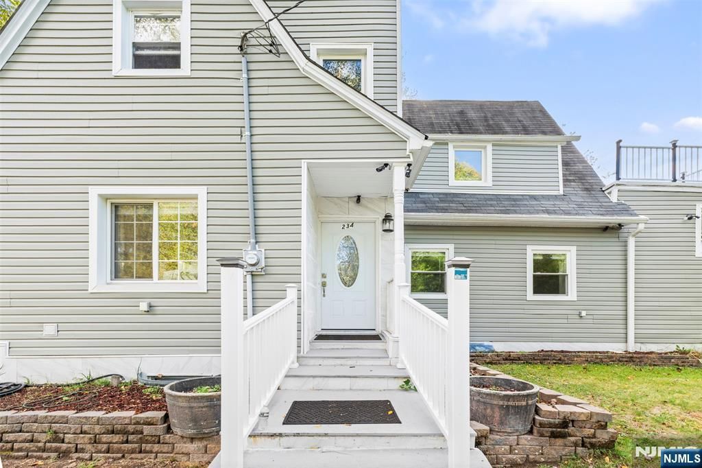 Photo of 234 Liberty Road, Teaneck, NJ 07666 (MLS # 25035634)