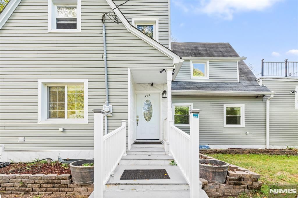 Photo of 234 Liberty Road, Teaneck, NJ 07666 (MLS # 25035634)