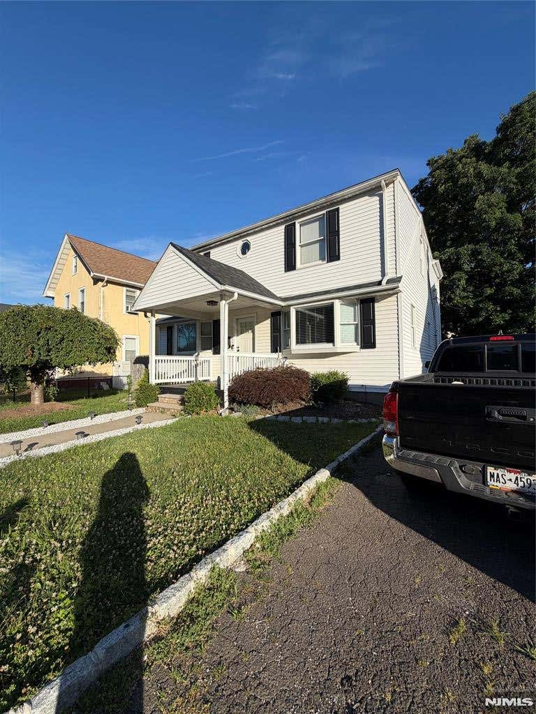 Photo of 135 1st St, Mahwah, NJ 07430 (MLS # 26022103)
