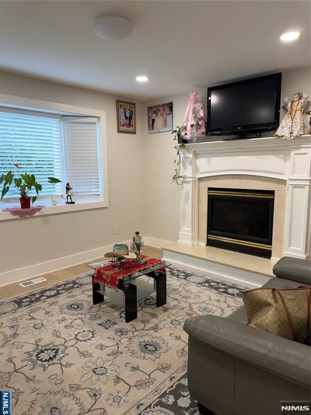 Photo of 135 1st St, Mahwah, NJ 07430 (MLS # 26022103)