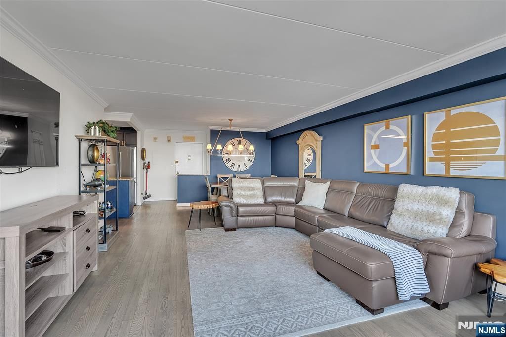 Photo of 250 Gorge Rd #21B, Cliffside Park, NJ 07010 (MLS # 26008842)