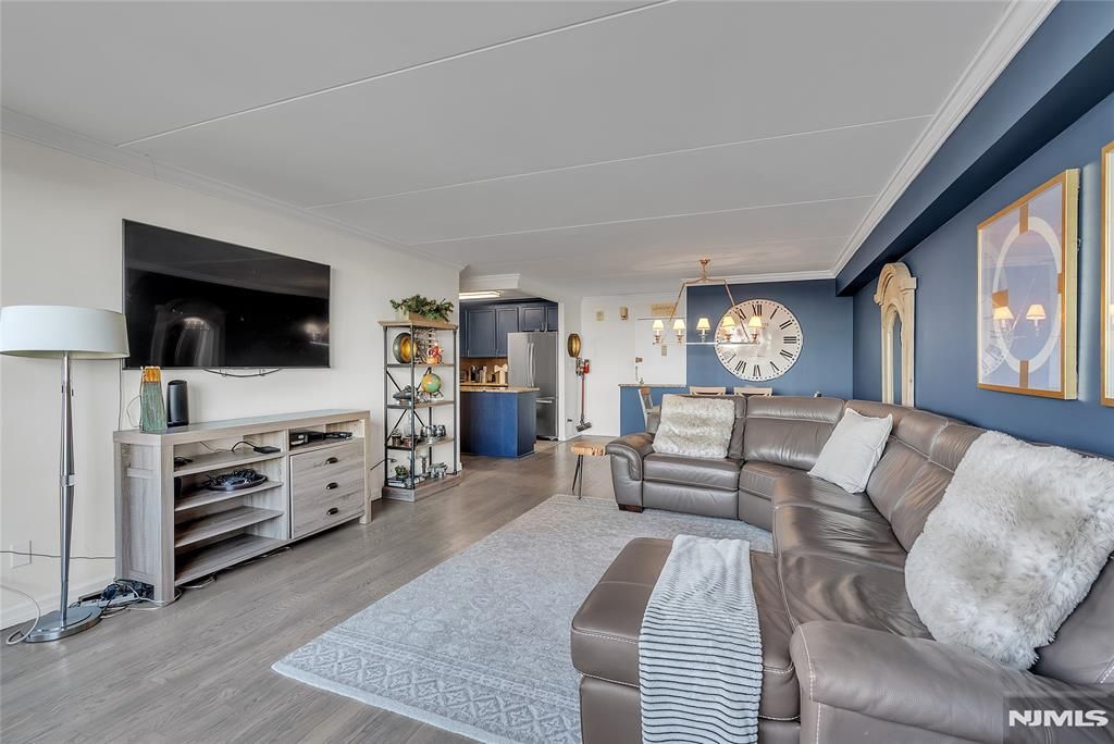 Photo of 250 Gorge Rd #21B, Cliffside Park, NJ 07010 (MLS # 26008842)