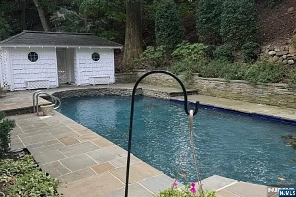 151 Kingwood Court