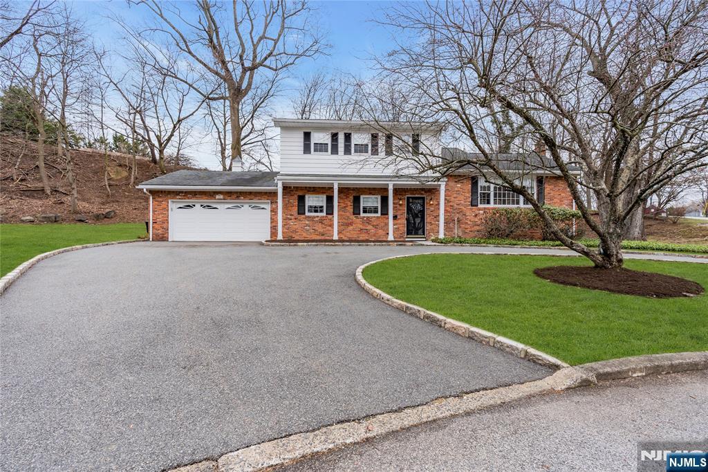 151 Kingwood Court