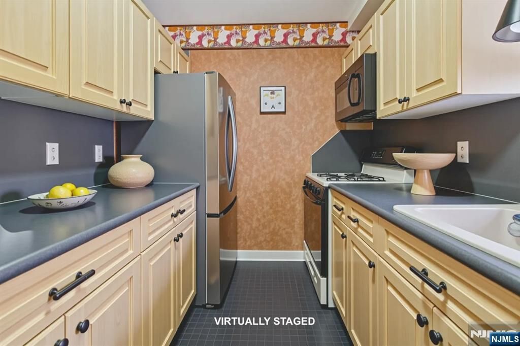 Photo of 4 Horizon Rd #416, Fort Lee, NJ 07024 (MLS # 25033712)