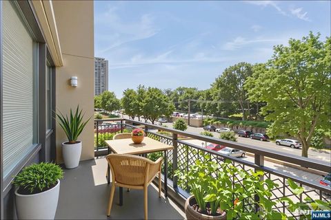 Photo of 4 Horizon Rd #416, Fort Lee, NJ 07024 (MLS # 25033712)