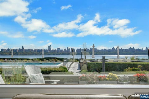Photo of 9 Somerset Lane #107, Edgewater, NJ 07020 (MLS # 26036507)