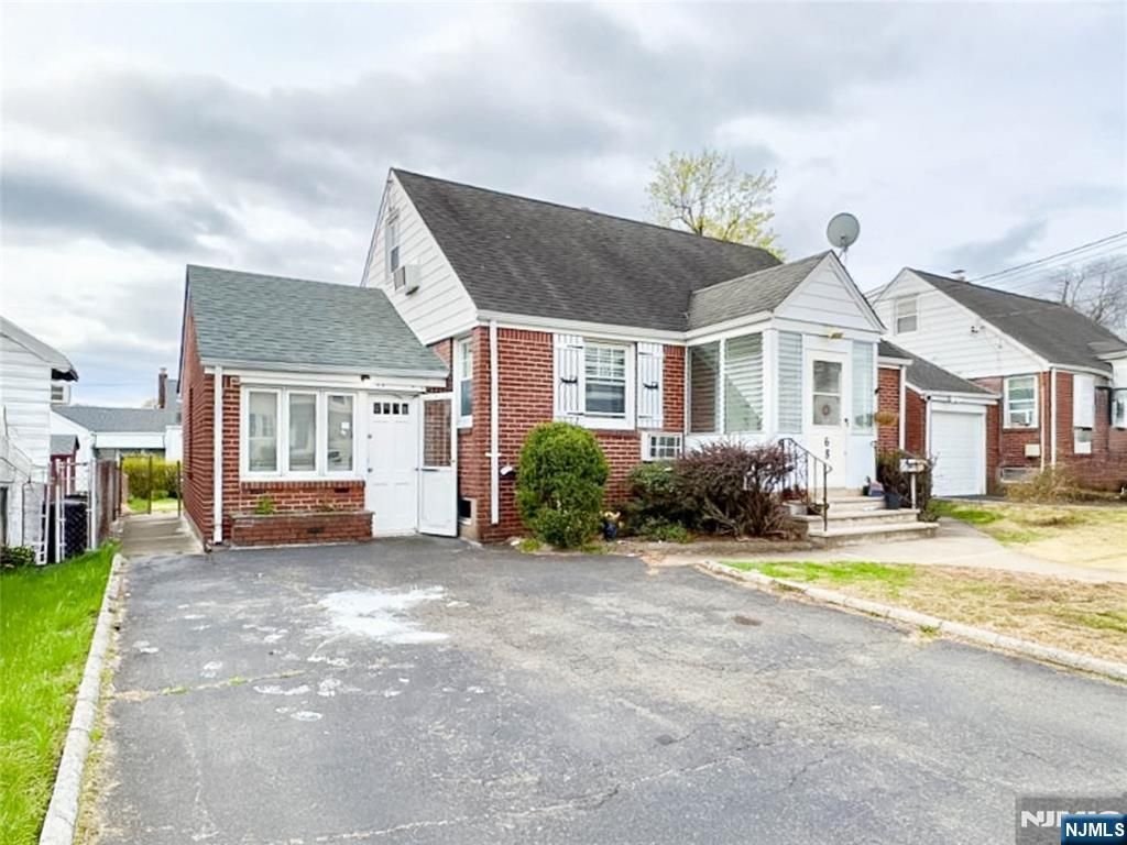 Photo of 68 17th Avenue, Elmwood Park, NJ 07407 (MLS # 25027160)