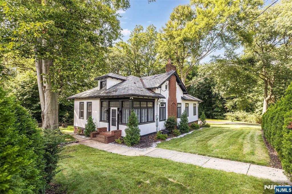 37 Forest Drive