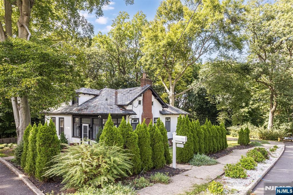 37 Forest Drive