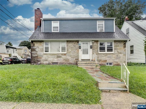 Photo of 338340 Nesbit Terrace, Irvington, NJ 07111 (MLS # 26035003)
