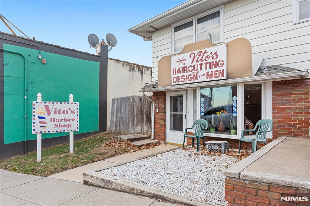 428 Division Avenue