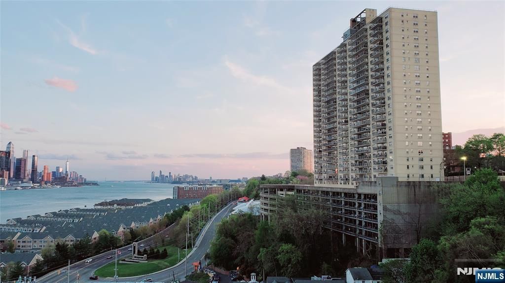 Photo of 6600 Boulevard East #11K, West New York, NJ 07093 (MLS # 26003472)