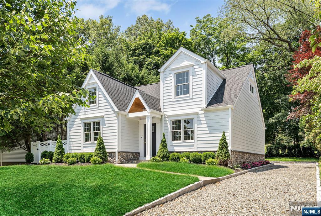 Rental Property at 11 Carlton Ave, Ho-Ho-Kus, New Jersey - Bedrooms: 4 
Bathrooms: 4 
Rooms: 7  - $12,000 MO.