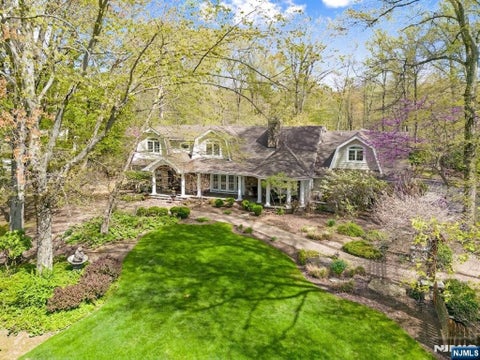 Photo of 8 White Pine Road, Upper Saddle River, NJ 07458 (MLS # 26014406)