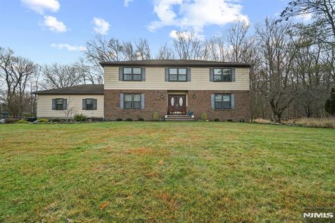 72 Higgins Place Harrington Park NJ 07640