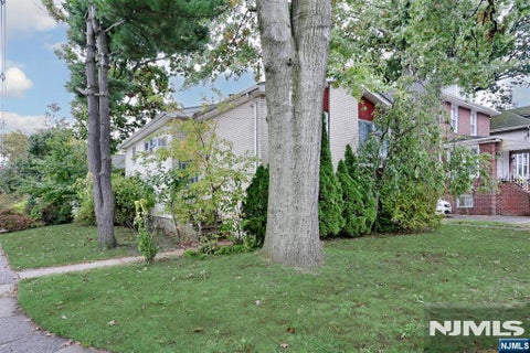 Photo of 1038 Kingsland Lane, Fort Lee, NJ 07024 (MLS # 26039672)