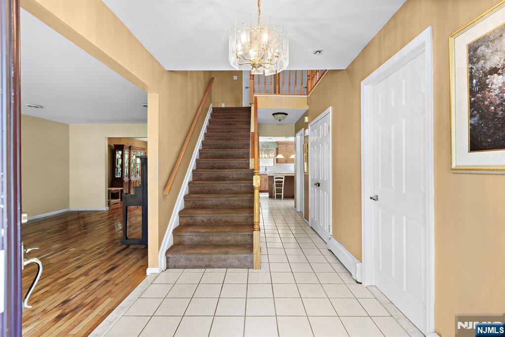 517 Kings Point Trail