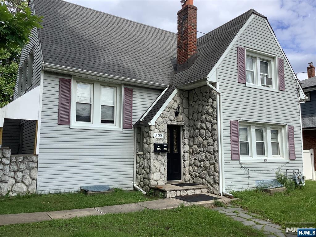 500 W Broadway
