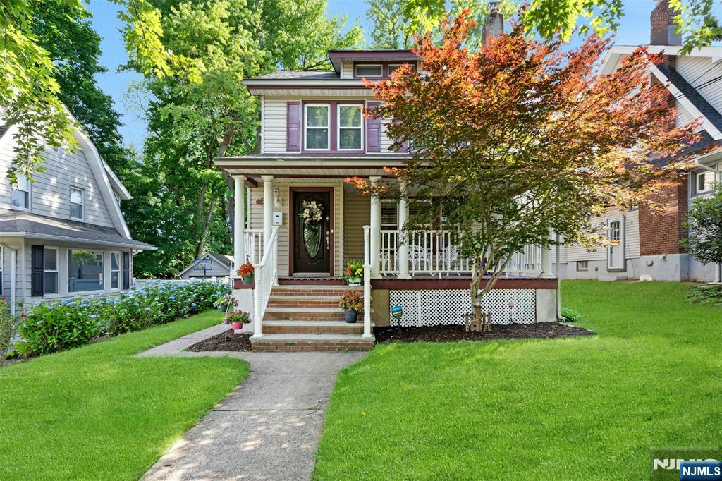 Photo of 181 Selvage Avenue, Teaneck, NJ 07666 (MLS # 26021344)