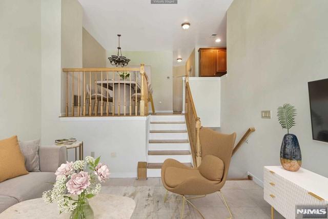 268 Roslyn Court 268