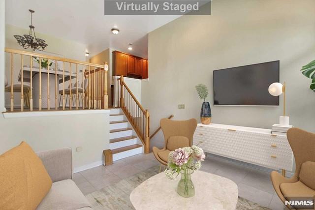 268 Roslyn Court 268