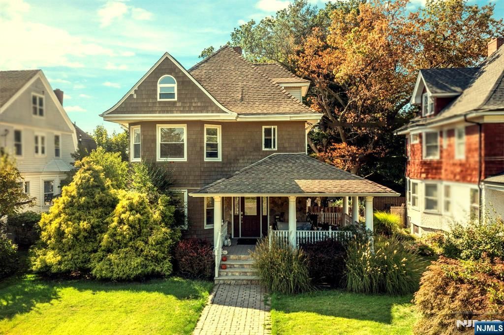 Photo of 467 Summit Avenue, Hackensack, NJ 07601 (MLS # 26007655)