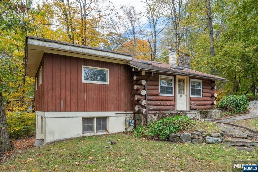 Photo of 20 Torne Mountain Road, West Milford, NJ 07480 (MLS # 25037086)
