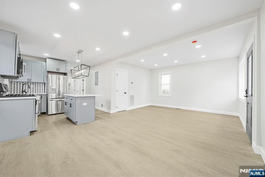 Photo of 16 Grey Rock Avenue, Little Falls, NJ 07424 (MLS # 26001872)