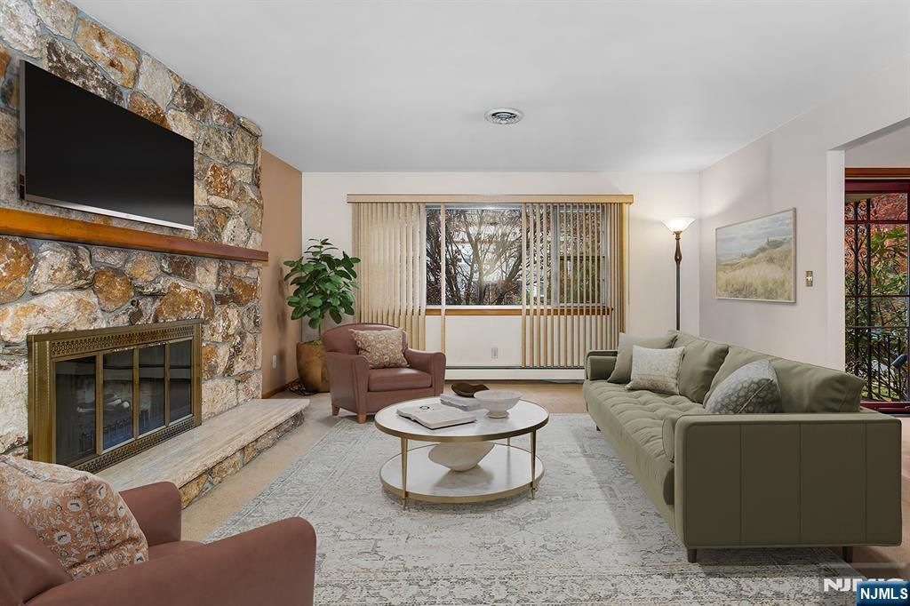 Photo of 33 Chobot Lane, Elmwood Park, NJ 07407 (MLS # 25041185)