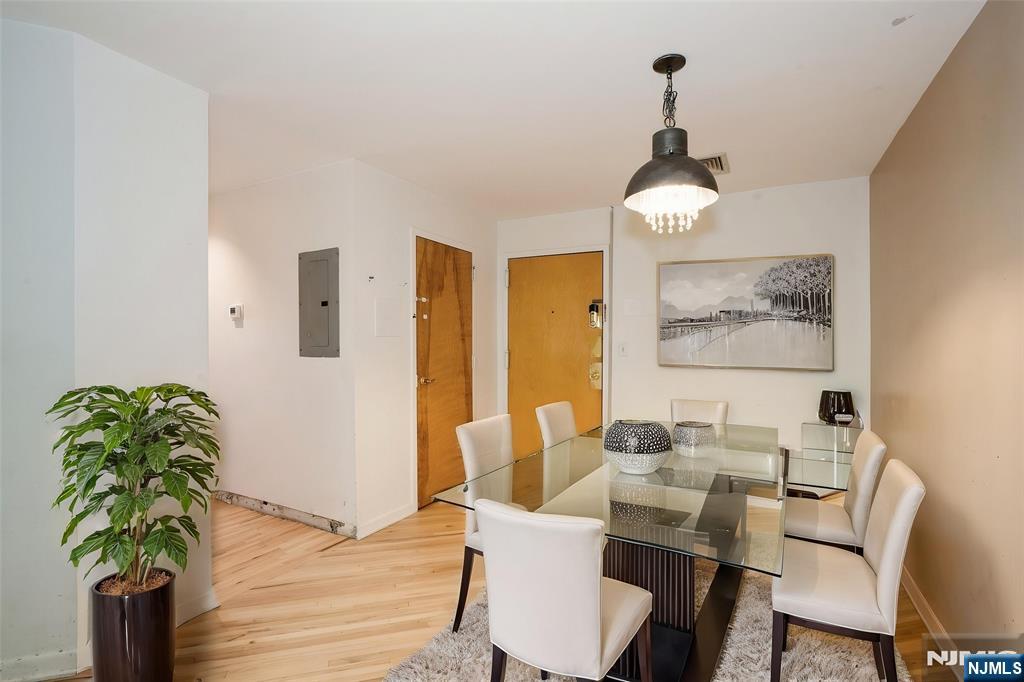 364 Palisade Avenue 4C