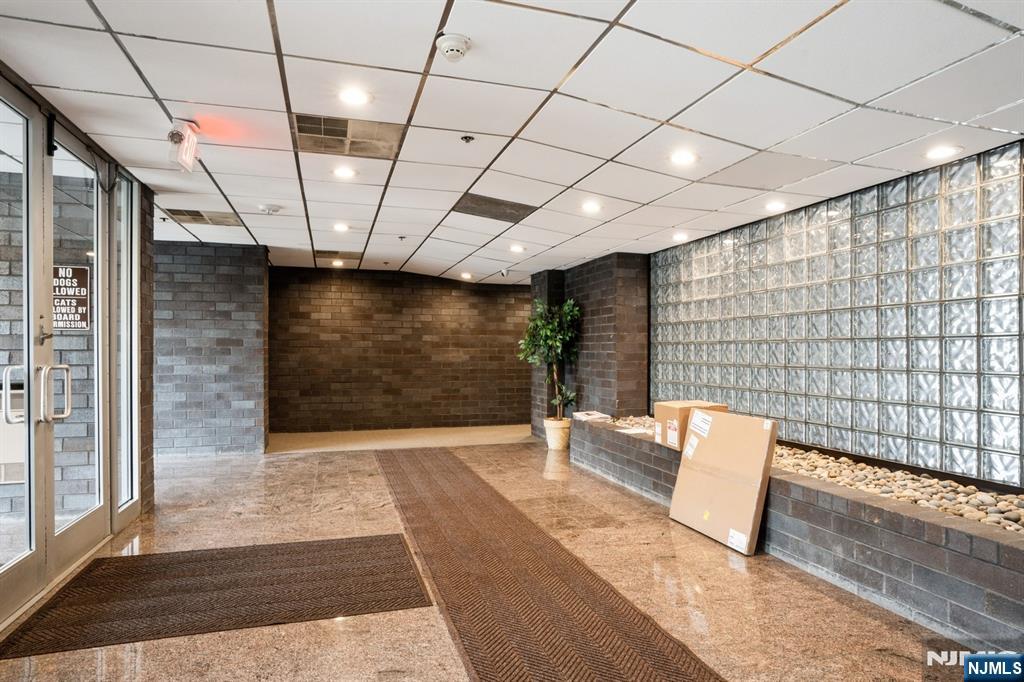 364 Palisade Avenue 4C