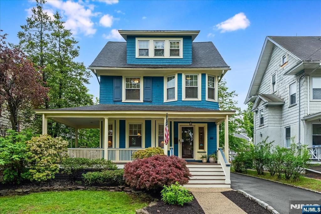Property for Sale at 48 Comley Place, Bloomfield, New Jersey - Bedrooms: 5 
Bathrooms: 3 
Rooms: 8  - $689,000