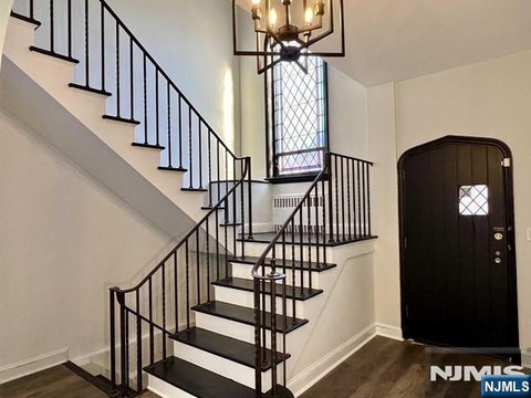 Photo of 695 Palisade Ave, Cliffside Park, NJ 07010 (MLS # 26013118)