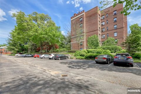Photo of 100 E Palisade Ave #D34, Englewood, NJ 07631 (MLS # 25032006)
