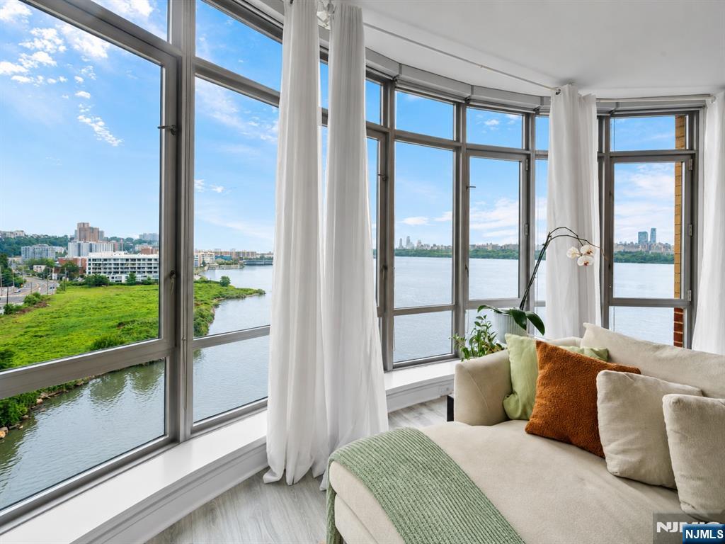 8100 River Road 1005