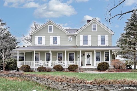 215 Hill Street Midland Park NJ 07432