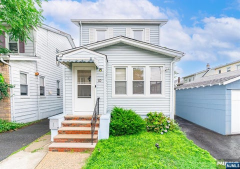 Photo of 10 Lentz Place, Irvington, NJ 07111 (MLS # 26034970)